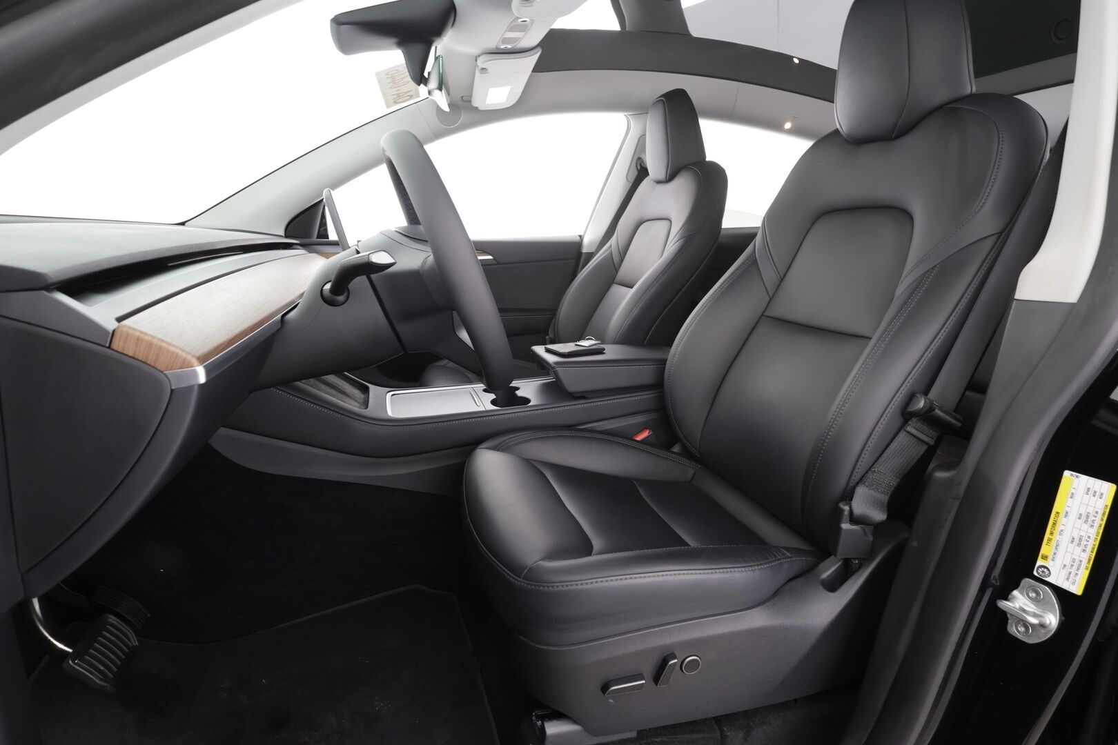 TESLA MODEL Y 2023 Long Range * ILP / ACC / Lasikatto / Matrix-LED / P.Kamera / Muistipenkki / Premium Audio / Navi / Keyless * - Akku kuntotarkastettu / 2x Latauskaapelit 