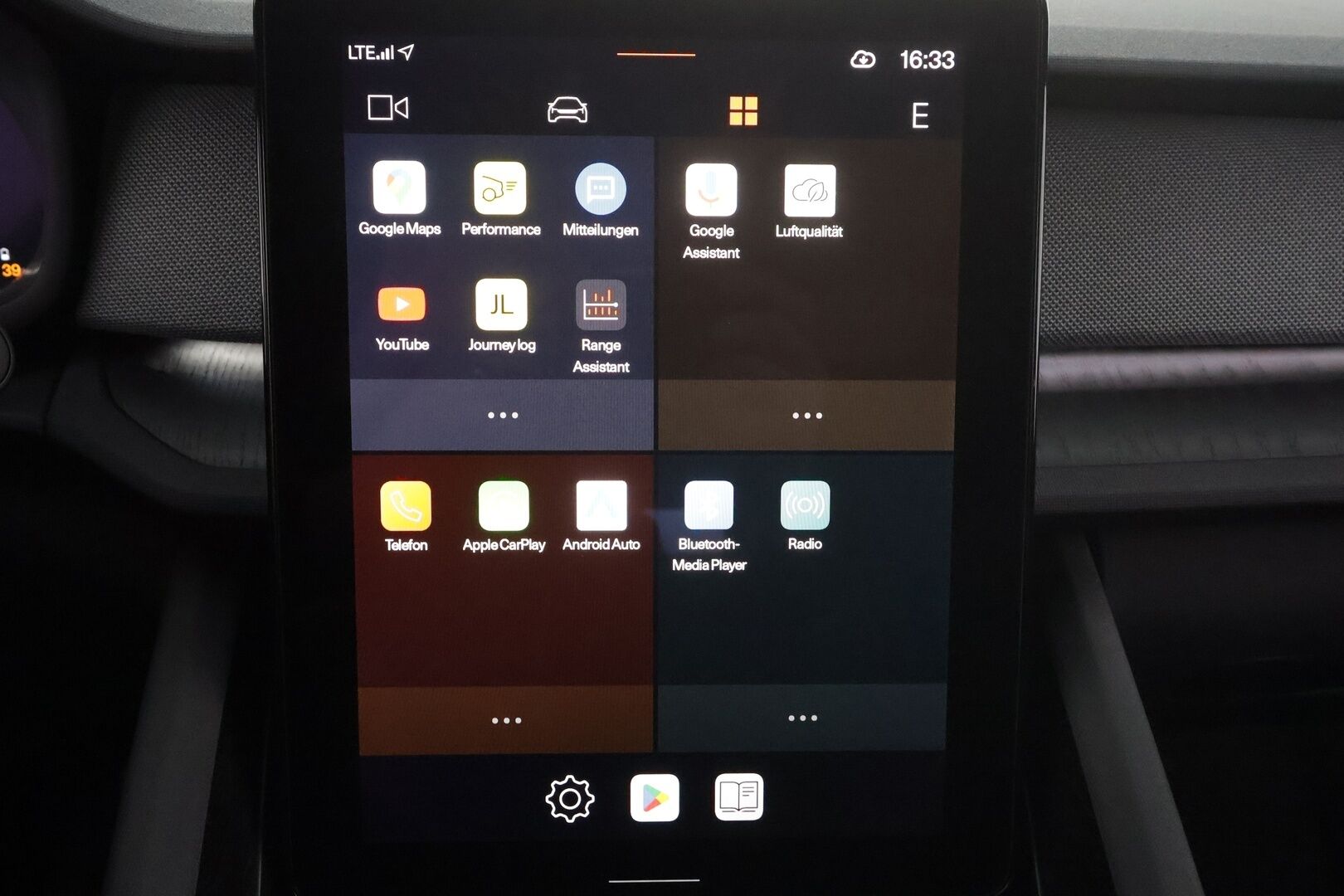 POLESTAR 2 2023 Long Range Dual Motor Performance, 350kW * ILP / Lasikatto / ACC / 360 / Sportpenkki Muistilla / H&K / Kaistavahti * - LED / 2x Latauskaapelit 