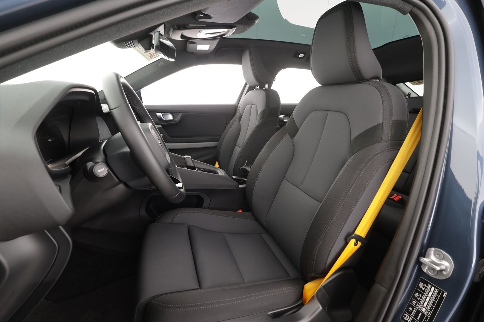 POLESTAR 2 2023 Long Range Dual Motor Performance, 350kW * ILP / Lasikatto / ACC / 360 / Sportpenkki Muistilla / H&K / Kaistavahti * - LED / 2x Latauskaapelit 