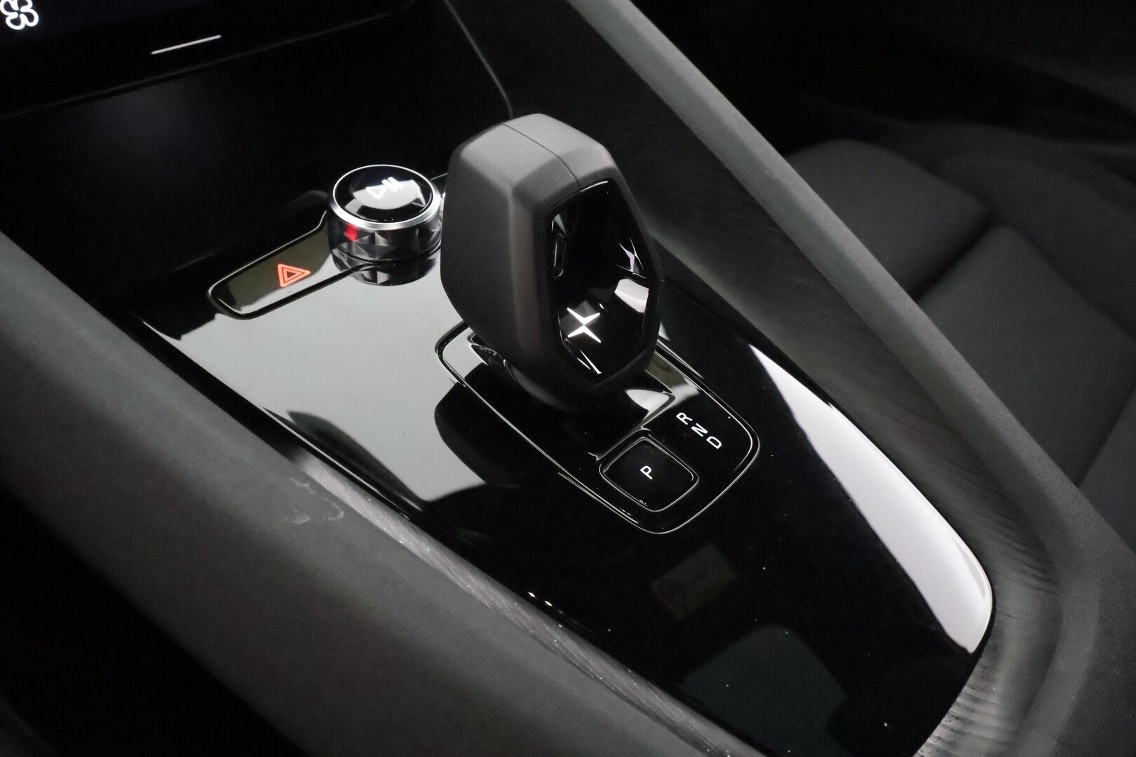 POLESTAR 2 2023 Long Range Dual Motor Performance, 350kW * ILP / Lasikatto / ACC / 360 / Sportpenkki Muistilla / H&K / Kaistavahti * - LED / 2x Latauskaapelit 