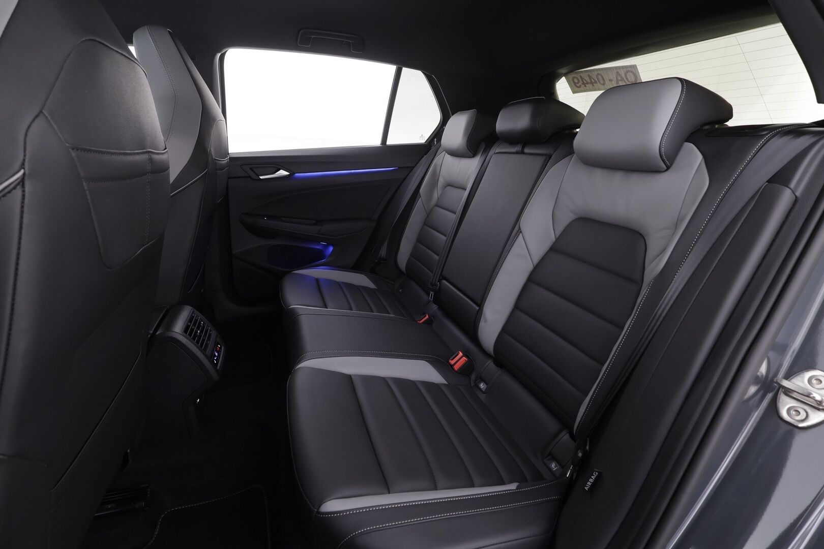 VOLKSWAGEN GOLF 2023 GTE 180kW (PHEV) DSG * ACC / Webasto / HUD / Muistipenkki / Ilmastoitu kuljettajan-istuin / Nahat / Keyless* - KATSO KUINKA EDULLISESTI TÄMÄ! / Merkkihuollettu / SoH 99% / ALV / Seuraava huolto 08/2026