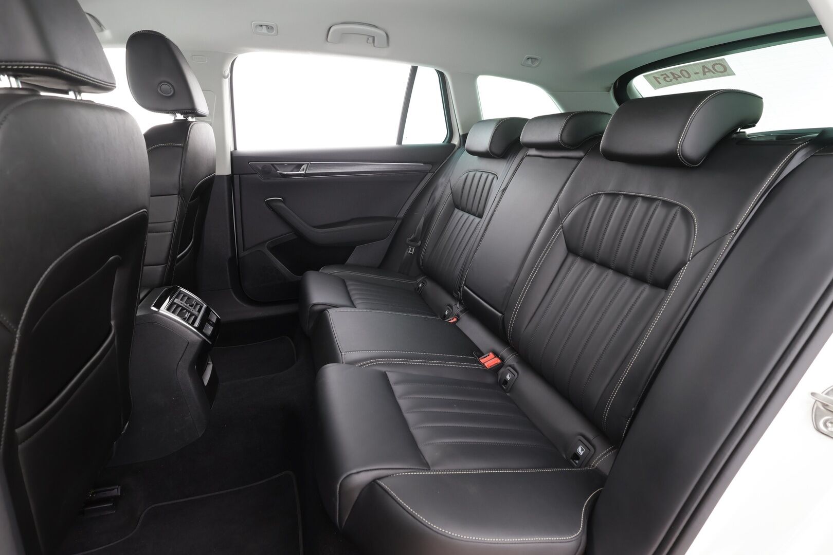 SKODA SUPERB 2021 Combi 2.0 TDI 200 4x4 Style DSG Autom - Webasto | ACC | Matrix-LED | Koukku | Muistipenkki | Canton | P.Kamera | Keyless