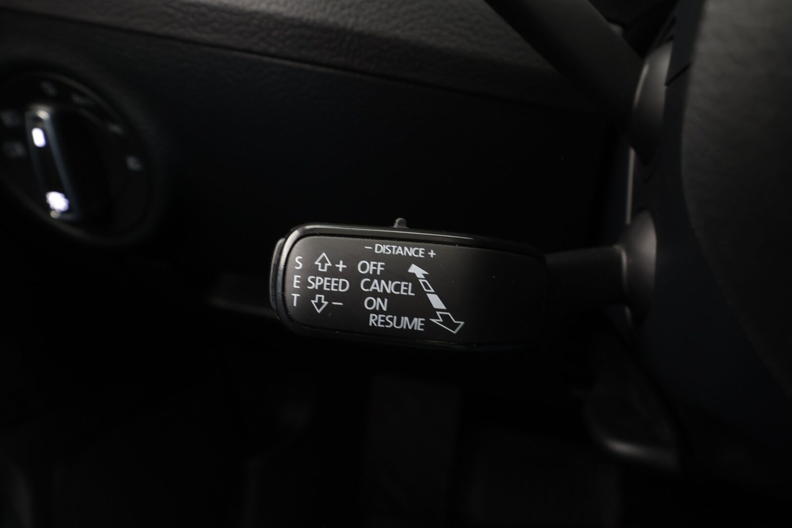 SKODA SUPERB 2021 Combi 2.0 TDI 200 4x4 Style DSG * ACC / Matrix-LED / Koukku / Webasto / Muistipenkki / Canton / P.Kamera / Keyless * - Merkkihuollettu / Kahdet renkaat