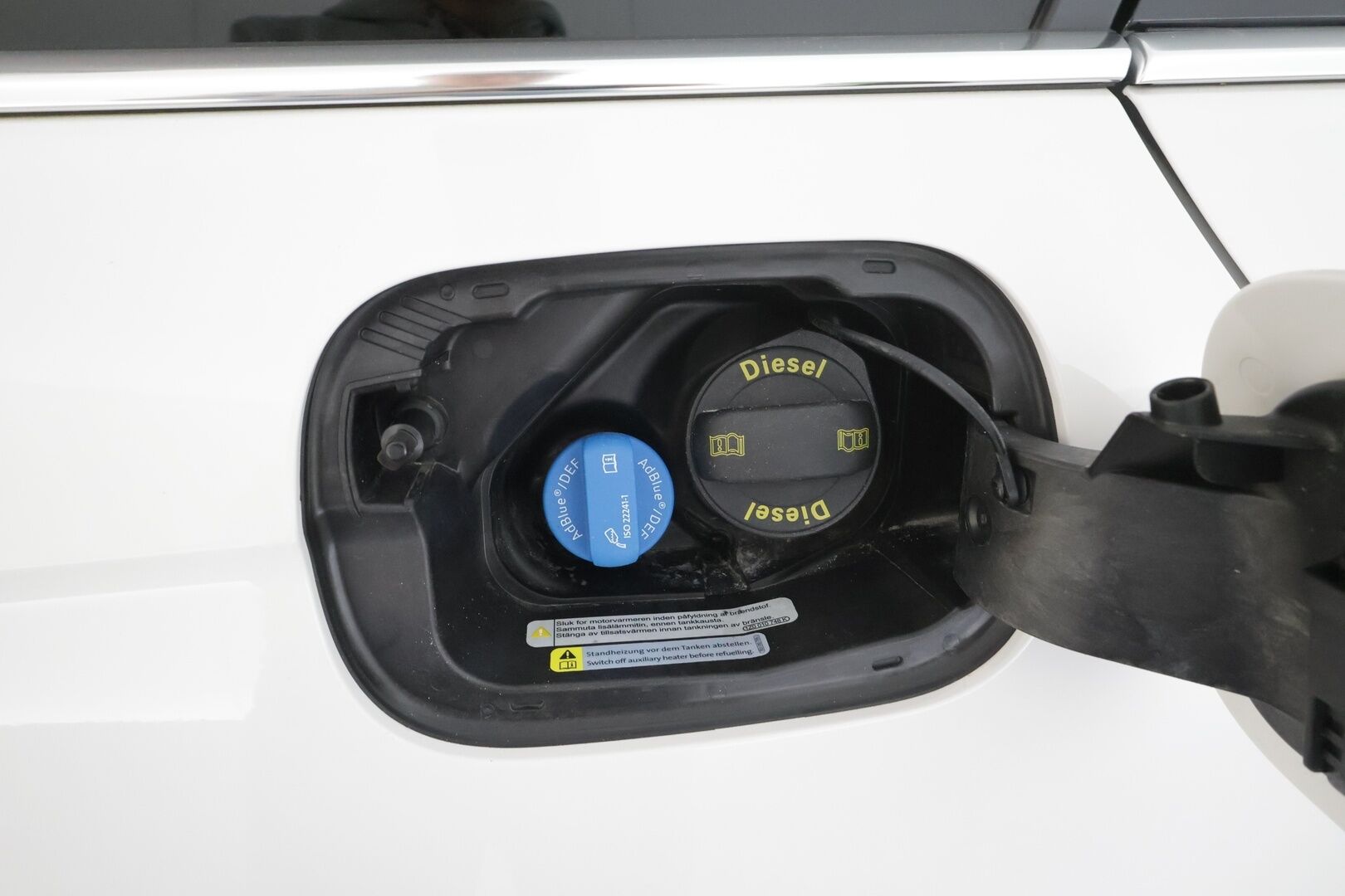 SKODA SUPERB 2021 Combi 2.0 TDI 200 4x4 Style DSG * ACC / Matrix-LED / Koukku / Webasto / Muistipenkki / Canton / P.Kamera / Keyless * - Merkkihuollettu / Kahdet renkaat