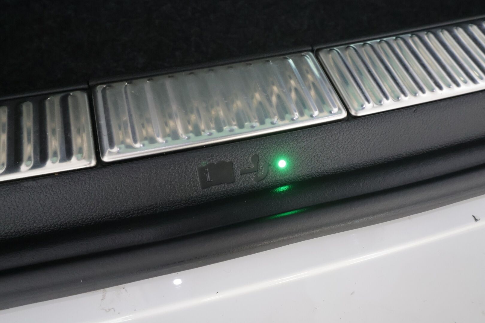 SKODA SUPERB 2021 Combi 2.0 TDI 200 4x4 Style DSG *Webasto / ACC / Matrix-LED / Koukku / Muistipenkki / Canton / P.Kamera / Keyless * - Nahkasisusta / Merkkihuollettu / Kahdet renkaat