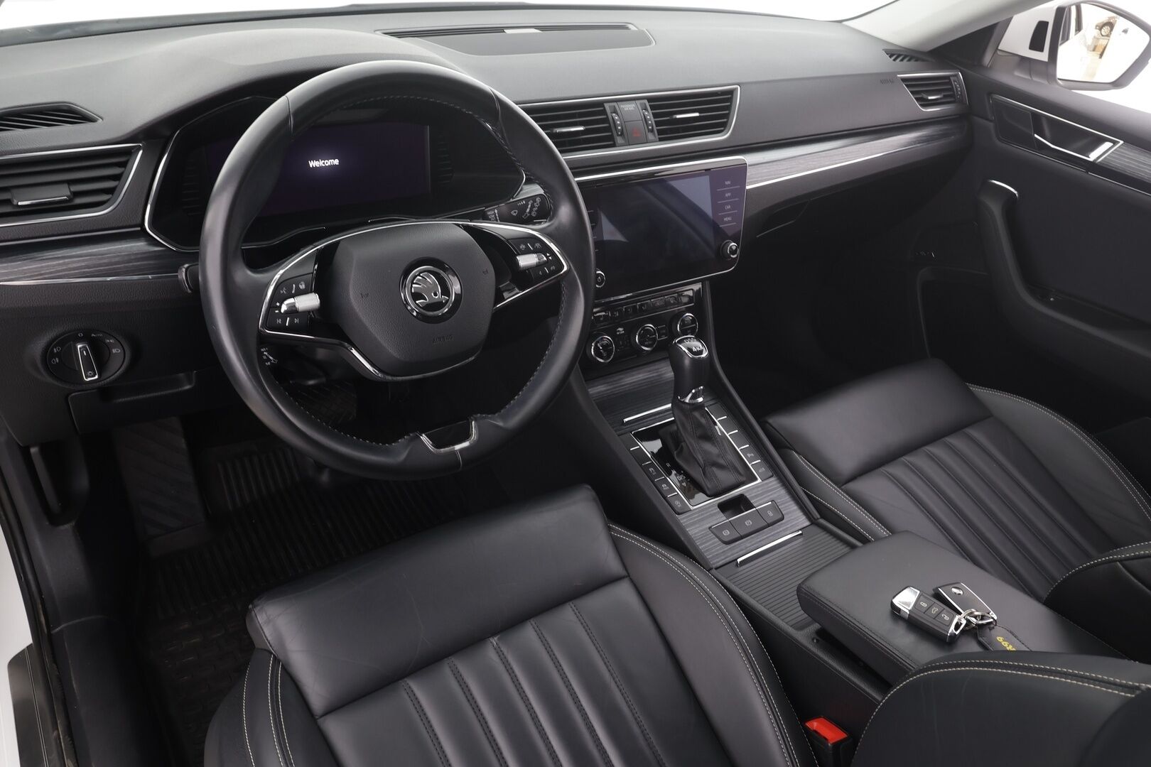 SKODA SUPERB 2021 Combi 2.0 TDI 200 4x4 Style DSG *Webasto / ACC / Matrix-LED / Koukku / Muistipenkki / Canton / P.Kamera / Keyless * - Nahkasisusta / Merkkihuollettu / Kahdet renkaat - HULLUT AVAJAISHULINAT KORKOTARJOUS 3,29 %