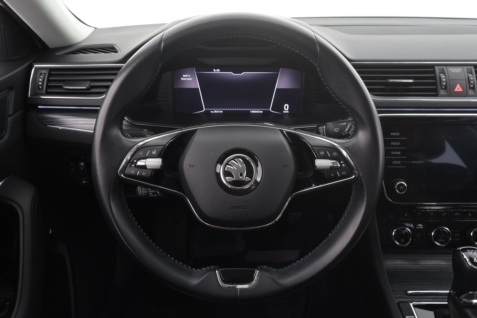 SKODA SUPERB 2021 Combi 2.0 TDI 200 4x4 Style DSG *Webasto / ACC / Matrix-LED / Koukku / Muistipenkki / Canton / P.Kamera / Keyless * - Nahkasisusta / Merkkihuollettu / Kahdet renkaat