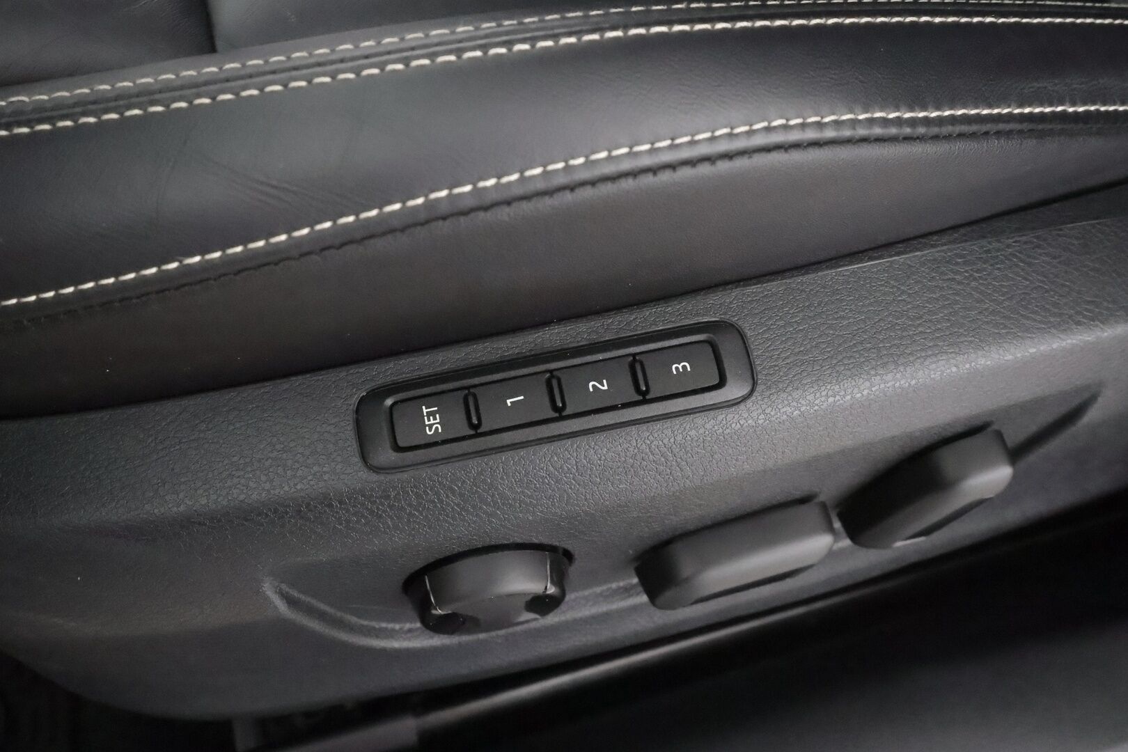 SKODA SUPERB 2021 Combi 2.0 TDI 200 4x4 Style DSG *Webasto / ACC / Matrix-LED / Koukku / Muistipenkki / Canton / P.Kamera / Keyless * - Nahkasisusta / Merkkihuollettu / Kahdet renkaat - HULLUT AVAJAISHULINAT KORKOTARJOUS 3,29 %