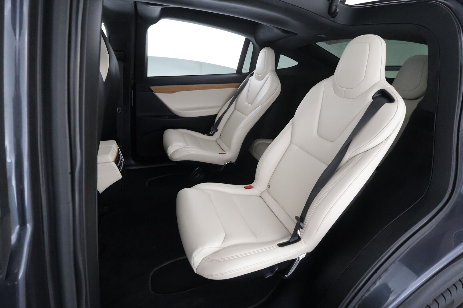 TESLA MODEL X 2019 Long Range AWD 6-P * Ilma-alusta / ACC / LED / P.Kamera / Koukku / Kaistavahti / Keyless * - 2x Latauskaapelit