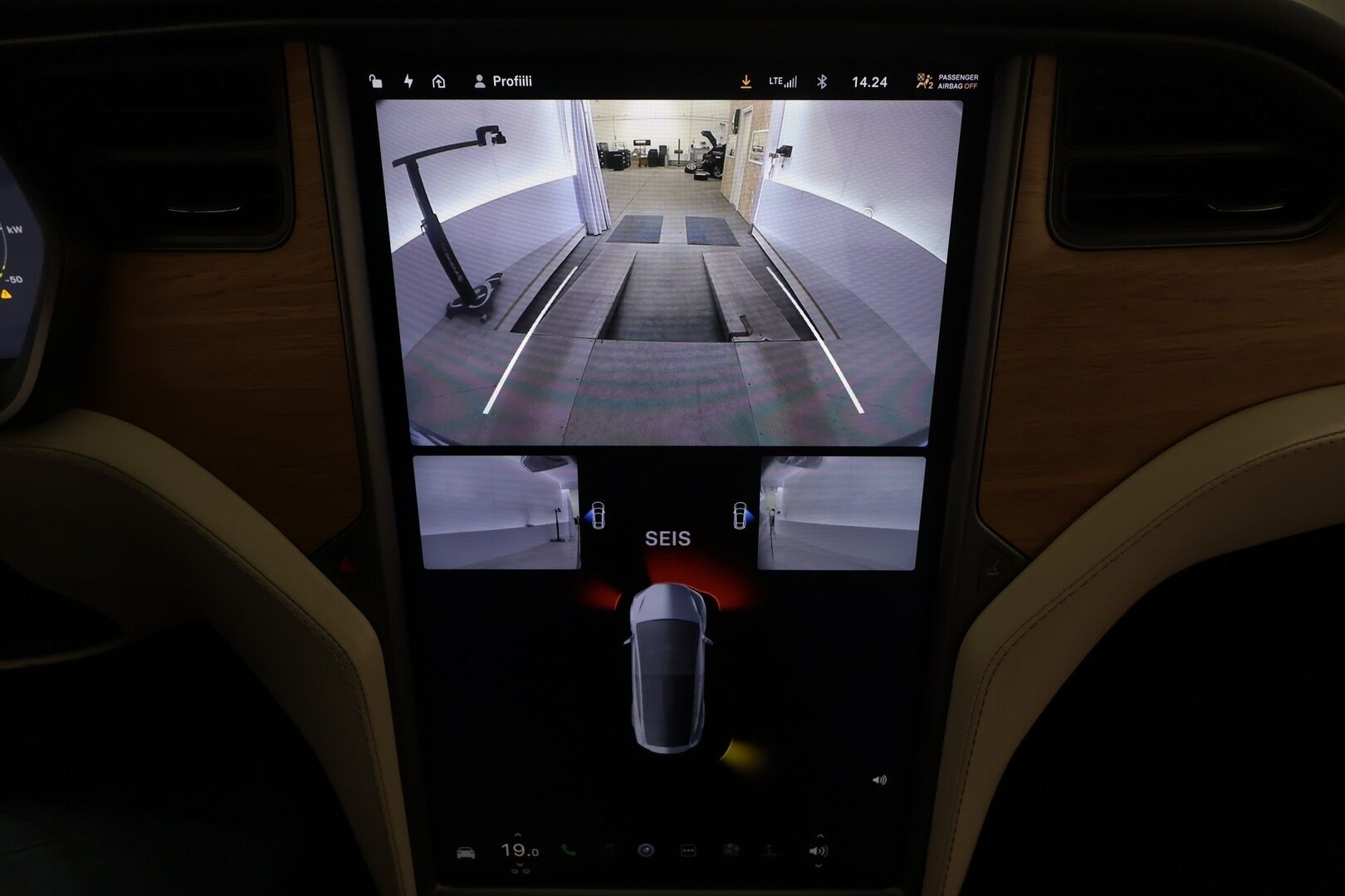 TESLA MODEL X 2019 Long Range AWD 6-P * Ilma-alusta / ACC / LED / P.Kamera / Koukku / Kaistavahti / Keyless * - 2x Latauskaapelit