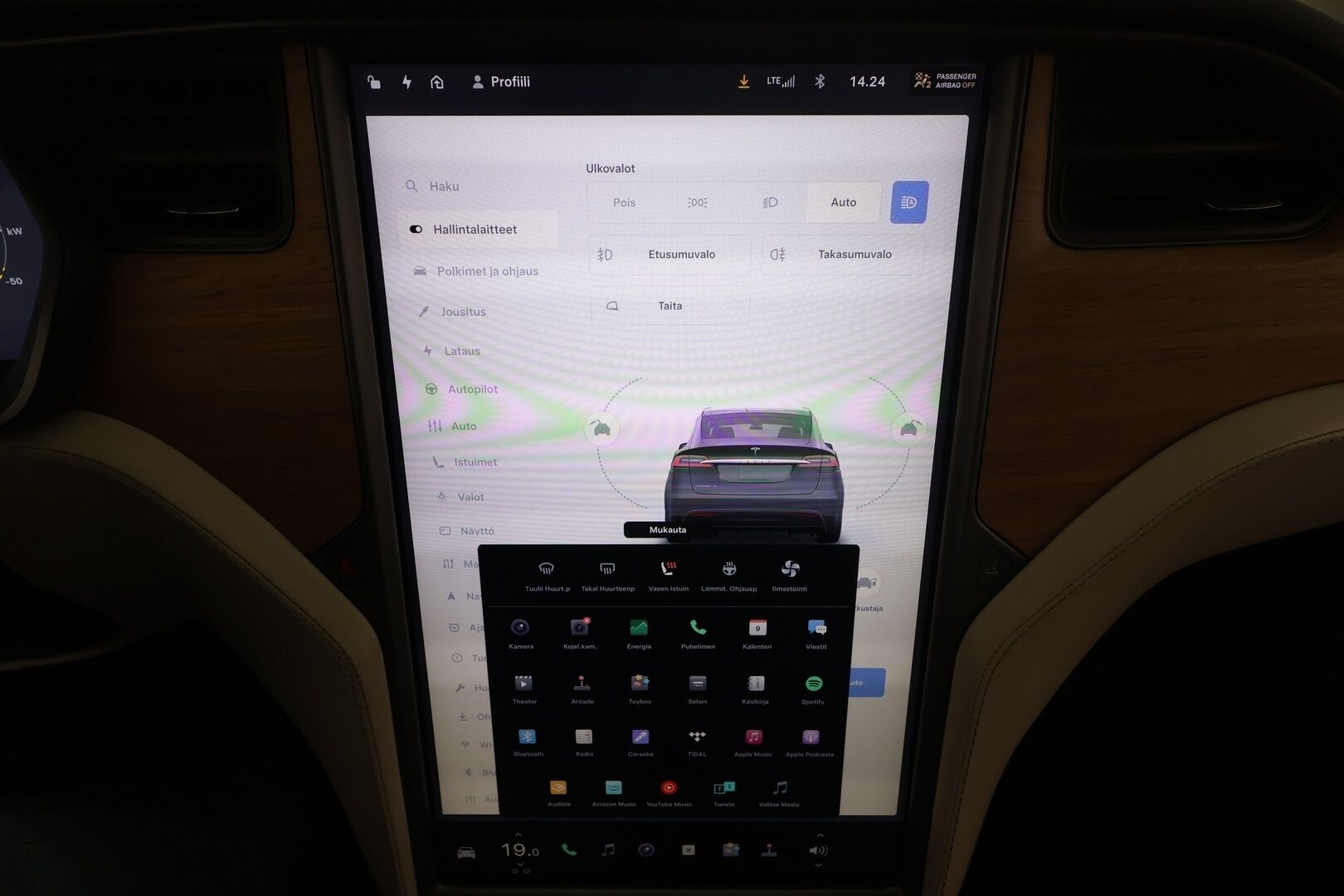 TESLA MODEL X 2019 Long Range AWD 6-P * Ilma-alusta / ACC / LED / P.Kamera / Koukku / Kaistavahti / Keyless * - 2x Latauskaapelit