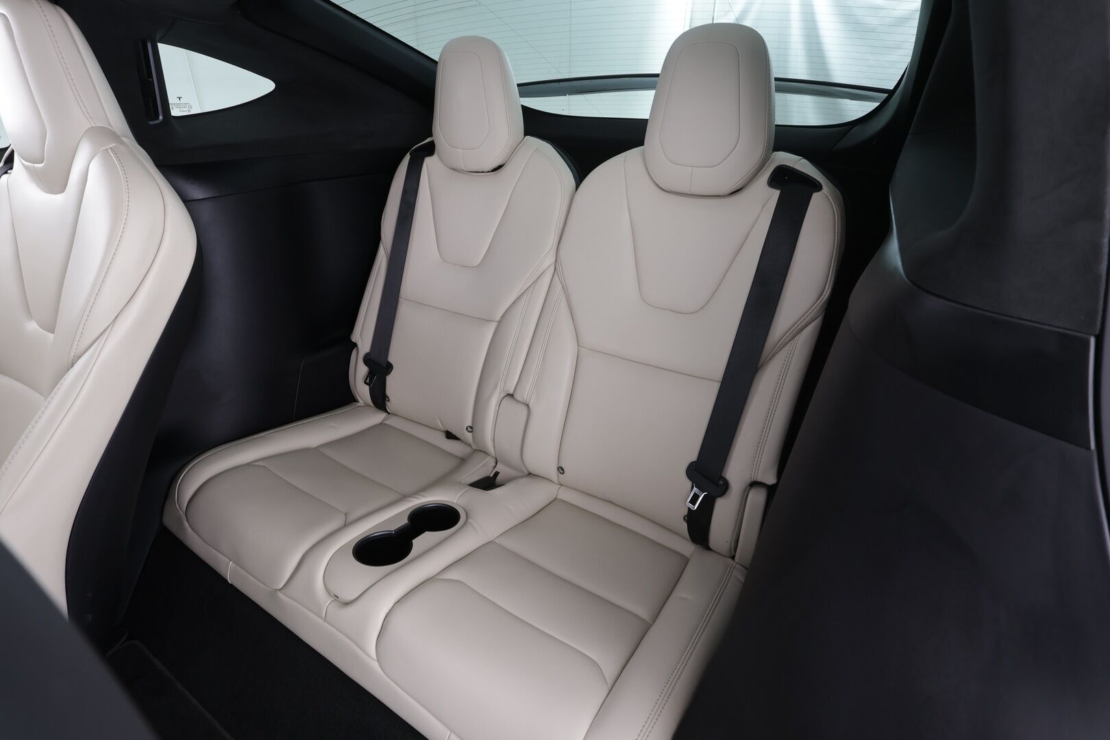 TESLA MODEL X 2019 Long Range AWD 6-P * Ilma-alusta / ACC / LED / P.Kamera / Koukku / Kaistavahti / Keyless * - 2x Latauskaapelit