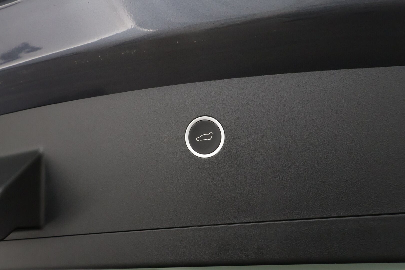 TESLA MODEL X 2019 Long Range AWD 6-P * Ilma-alusta / ACC / LED / P.Kamera / Koukku / Kaistavahti / Keyless * - 2x Latauskaapelit