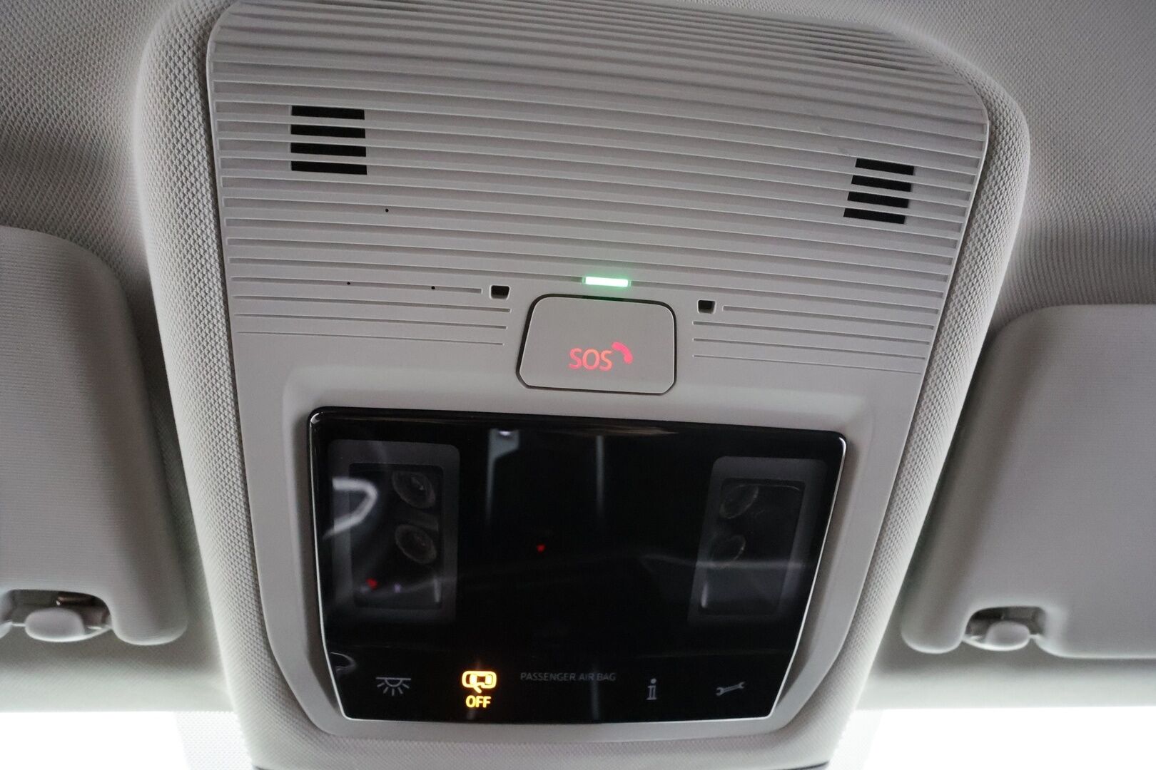 VOLKSWAGEN PASSAT 2025 Variant Business eHybrid 150kW DSG * ACC / HUD / LED / Koukku / Hierovat sportpenkit / Apple&Android * - Kahdet Renkaat / 1.Om