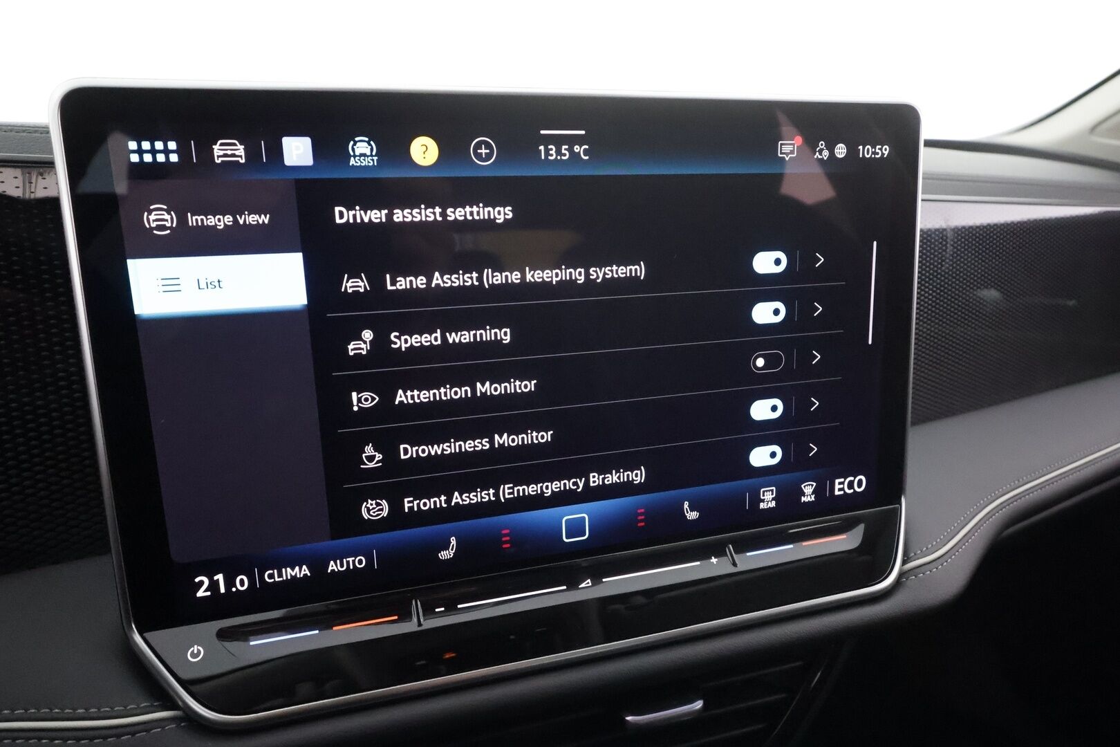VOLKSWAGEN PASSAT 2025 Variant Business eHybrid 150kW DSG * ACC / HUD / LED / Koukku / Hierovat sportpenkit / Apple&Android * - Kahdet Renkaat / 1.Om