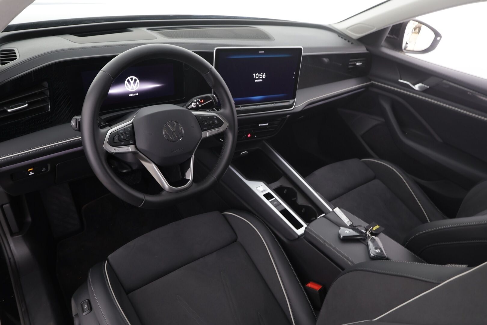 VOLKSWAGEN PASSAT 2025 Variant Business eHybrid 150kW DSG * ACC / HUD / LED / Koukku / Hierovat sportpenkit / Apple&Android * - Kahdet Renkaat / 1.Om