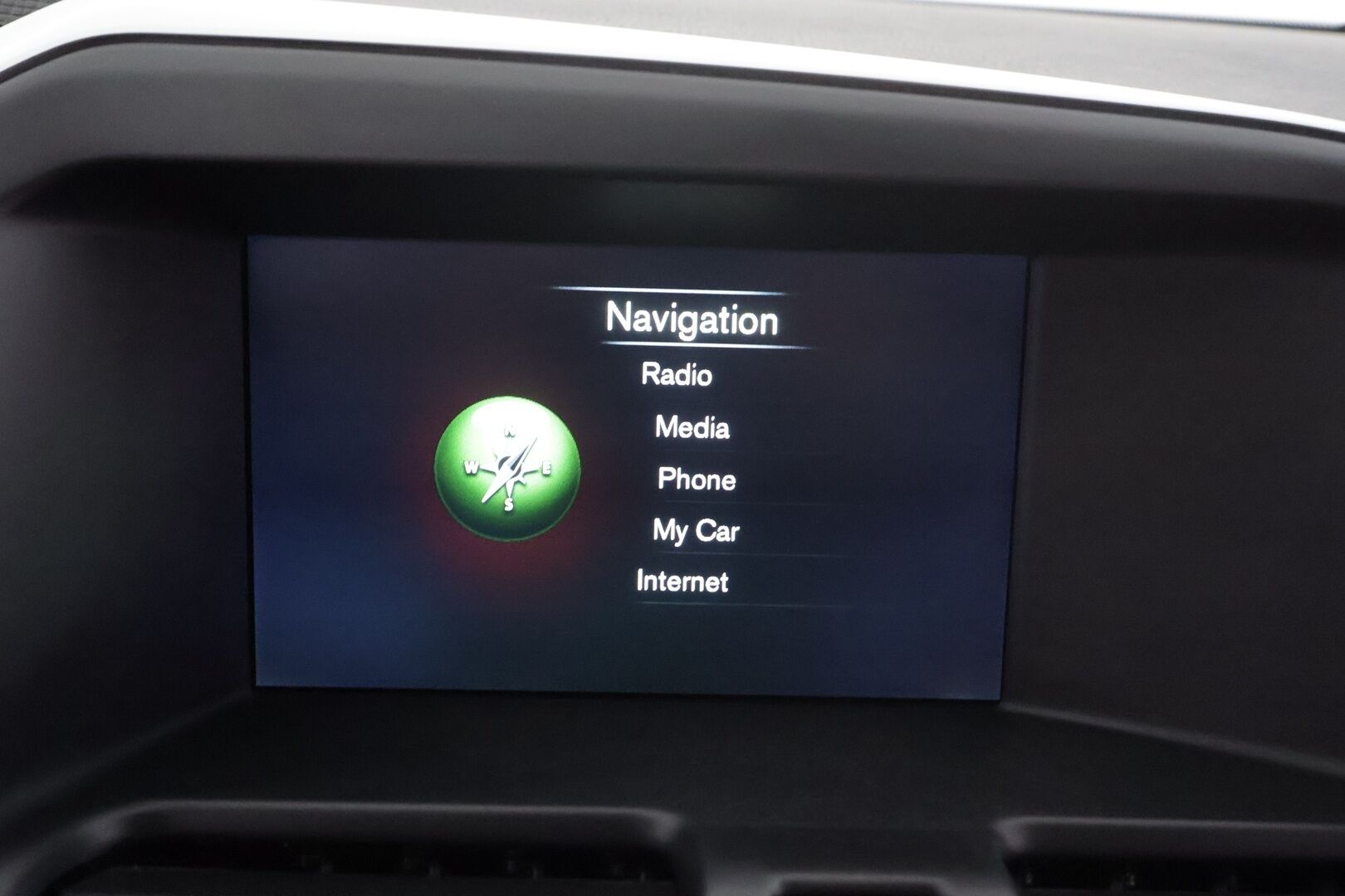 Volvo XC60 2015 D4 AWD R-Design aut * ACC / Panorama / Nahat / P.tutkat / Webasto / Blis ** - 2x vanteet / Merkkihuollettu