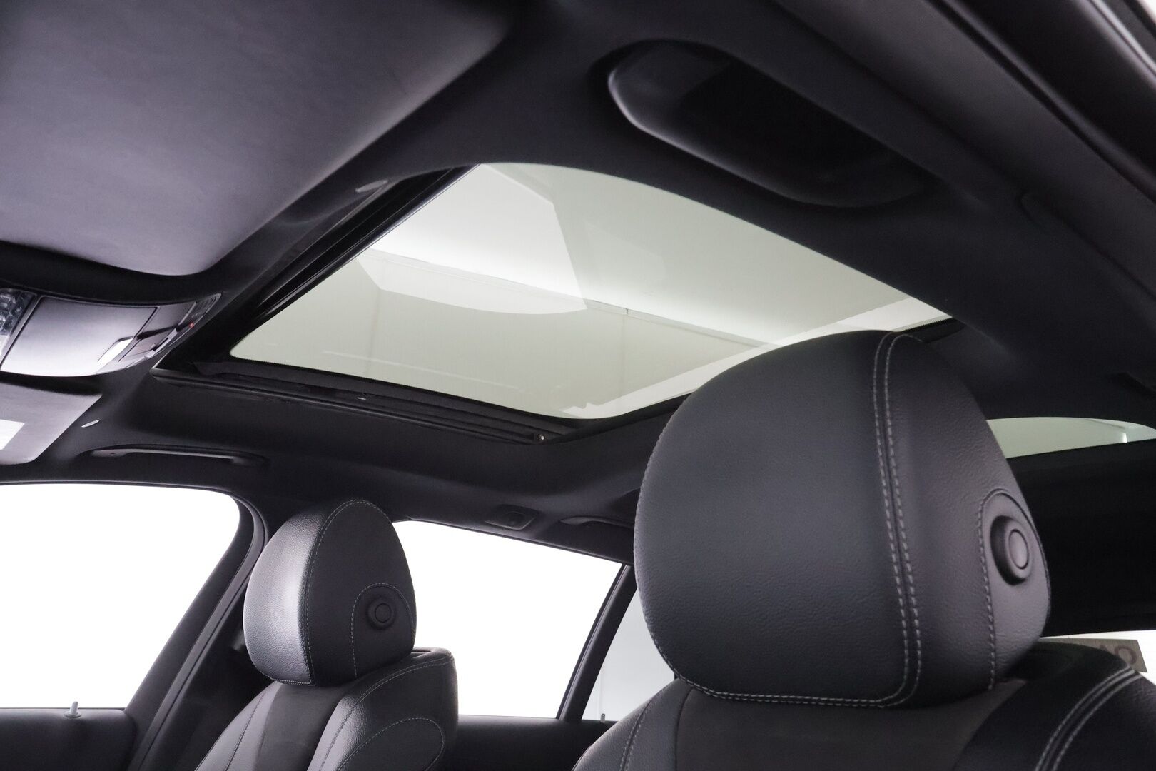 MERCEDES-BENZ E 2019 220 d 4Matic A  AMG * Widescreen / Vakkari / Webasto / Koukku / Panorama / Osasähköt / P.kamera * -  Merkkihuollettu / Kahdet Renkaat