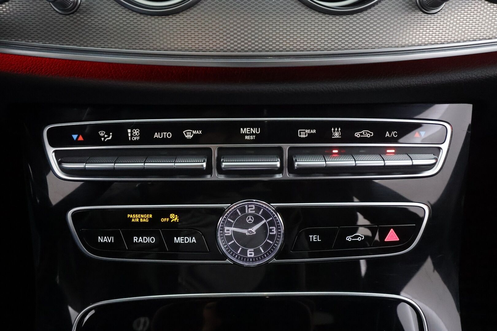 MERCEDES-BENZ E 2019 220 d 4Matic A  AMG * Widescreen / Vakkari / Webasto / Koukku / Panorama / Osasähköt / P.kamera * -  Merkkihuollettu / Kahdet Renkaat