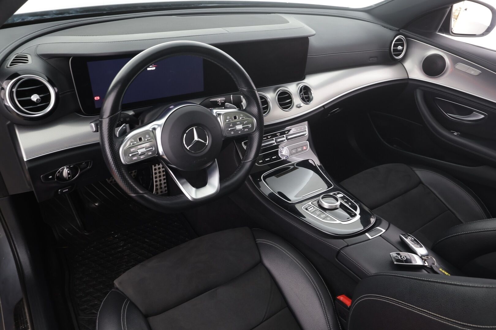 MERCEDES-BENZ E 2019 220 d 4Matic A  AMG * Widescreen / Vakkari / Webasto / Koukku / Panorama / Osasähköt / P.kamera * -  Merkkihuollettu / Kahdet Renkaat