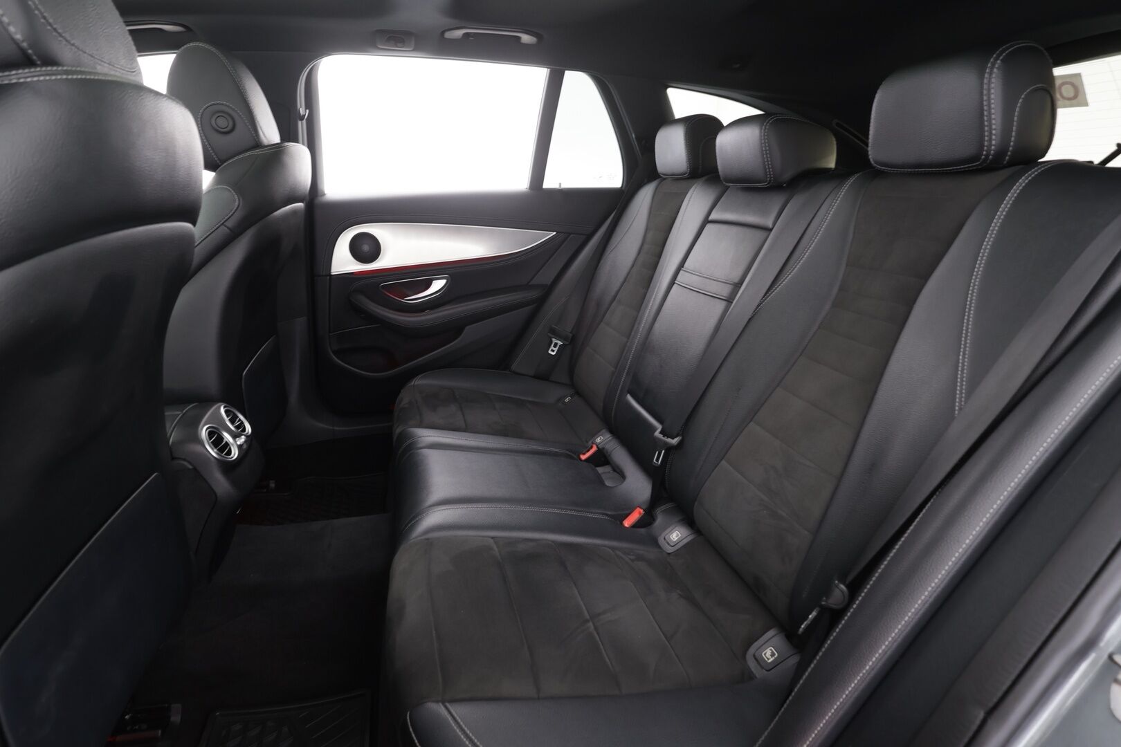 MERCEDES-BENZ E 2019 220 d 4Matic A  AMG * Widescreen / Vakkari / Webasto / Koukku / Panorama / Osasähköt / P.kamera * - Merkkihuollettu / Kahdet Renkaat - HULLUT AVAJAISHULINAT KORKOTARJOUS 3,29 %