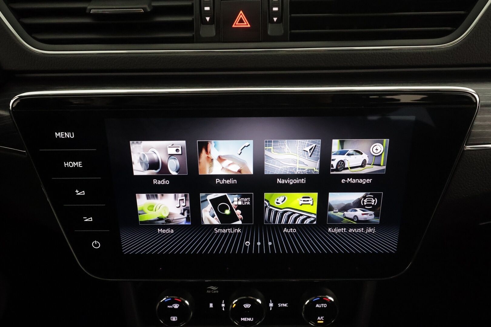 SKODA SUPERB 2023 Combi Style 1.4 TSI iV 160kW DSG * ACC / Webasto / Koukku / Ilmastoitu muistipenkki / Matrix-LED / Nahkaverhoilu * - Merkkihuollettu / 2xLataus