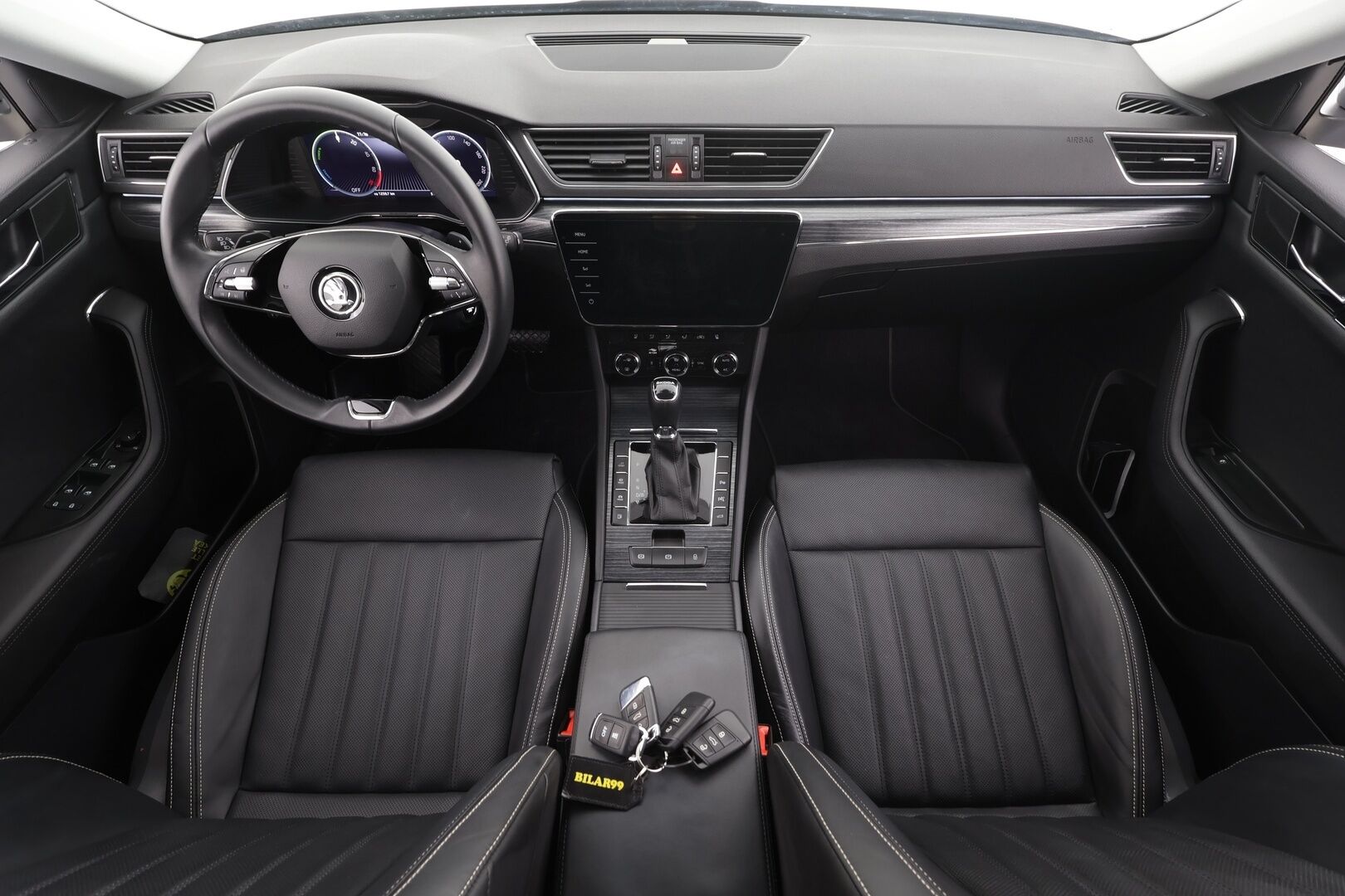 SKODA SUPERB 2023 Combi Style 1.4 TSI iV 160kW DSG * ACC / Webasto / Koukku / Ilmastoitu muistipenkki / Matrix-LED / Nahkaverhoilu * - Merkkihuollettu / 2xLataus