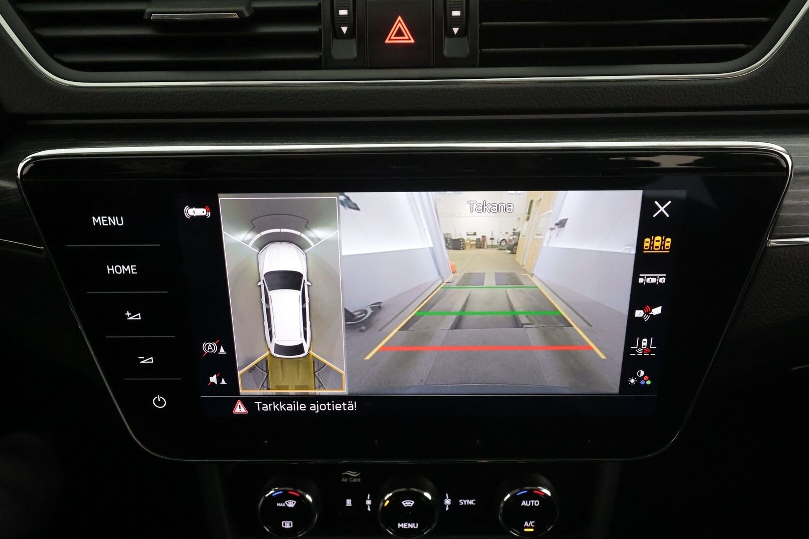 SKODA SUPERB 2023 Combi Style 1.4 TSI iV 160kW DSG * ACC / Webasto / Koukku / Ilmastoitu muistipenkki / Matrix-LED / Nahkaverhoilu * - Merkkihuollettu / 2xLataus