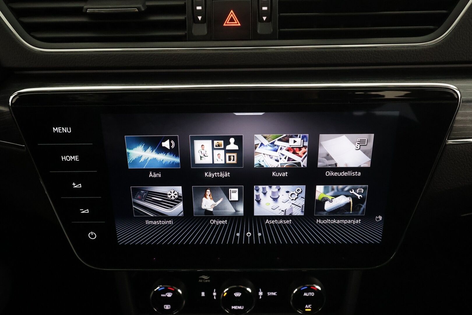 SKODA SUPERB 2023 Combi Style 1.4 TSI iV 160kW DSG * ACC / Webasto / Koukku / Ilmastoitu muistipenkki / Matrix-LED / Nahkaverhoilu * - Merkkihuollettu / 2xLataus