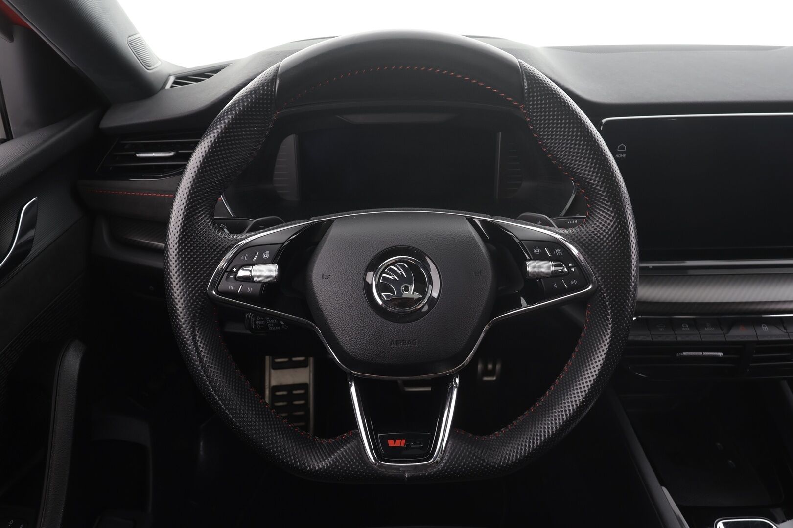 SKODA OCTAVIA RS 2024 Combi 1.4 TSI PHEV RS iV DSG * ACC / HUD / Webasto / Koukku / Panorama / Matrix-LED / Hierovat muistipenkit * - Canton / Sporttipenkit / Merkkihuollettu / Kahdet Renkaat / 2X Lataus 