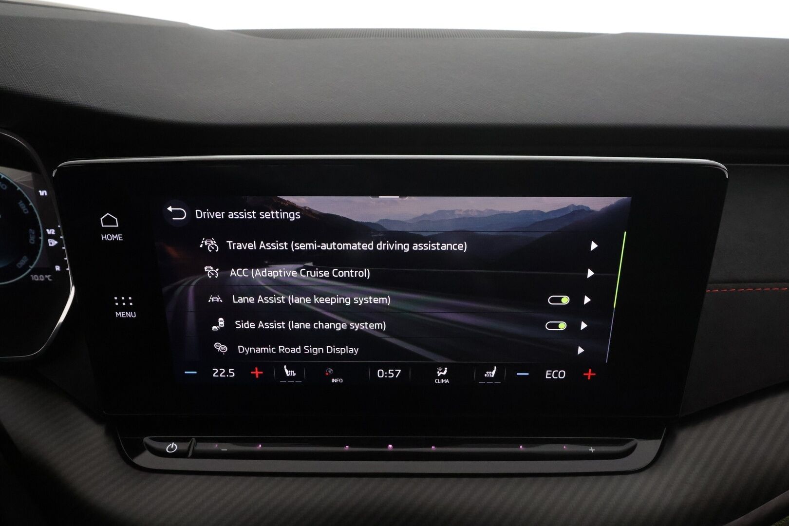 SKODA OCTAVIA RS 2024 Combi 1.4 TSI PHEV RS iV DSG * ACC / HUD / Webasto / Koukku / Panorama / Matrix-LED / Hierovat muistipenkit * - Canton / Sporttipenkit / Merkkihuollettu / Kahdet Renkaat / 2X Lataus 