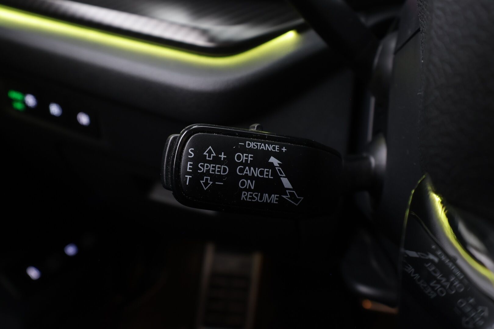 SKODA OCTAVIA RS 2024 Combi 1.4 TSI PHEV RS iV DSG * ACC / HUD / Webasto / Koukku / Panorama / Matrix-LED / Hierovat muistipenkit * - Canton / Sporttipenkit / Merkkihuollettu / Kahdet Renkaat / 2X Lataus 