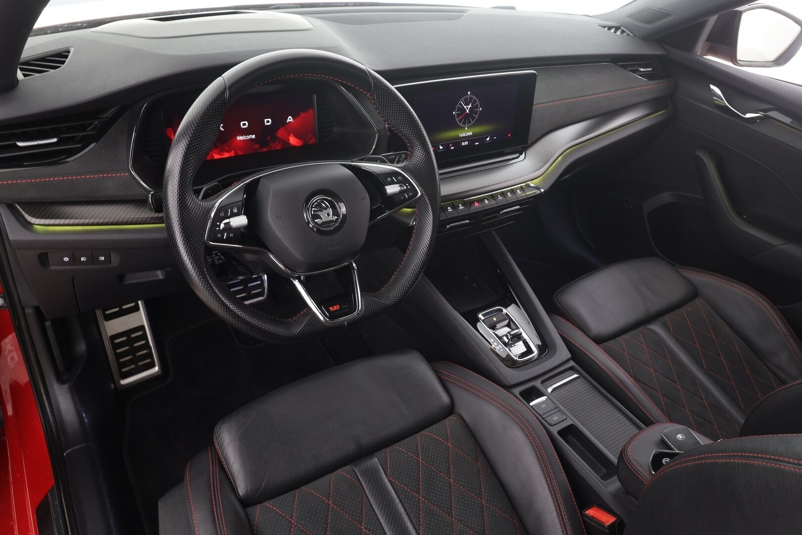 SKODA OCTAVIA RS 2024 Combi 1.4 TSI PHEV RS iV DSG * ACC / HUD / Webasto / Koukku / Panorama / Matrix-LED / Hierovat muistipenkit * - Canton / Sporttipenkit / Merkkihuollettu / Kahdet Renkaat / 2X Lataus 