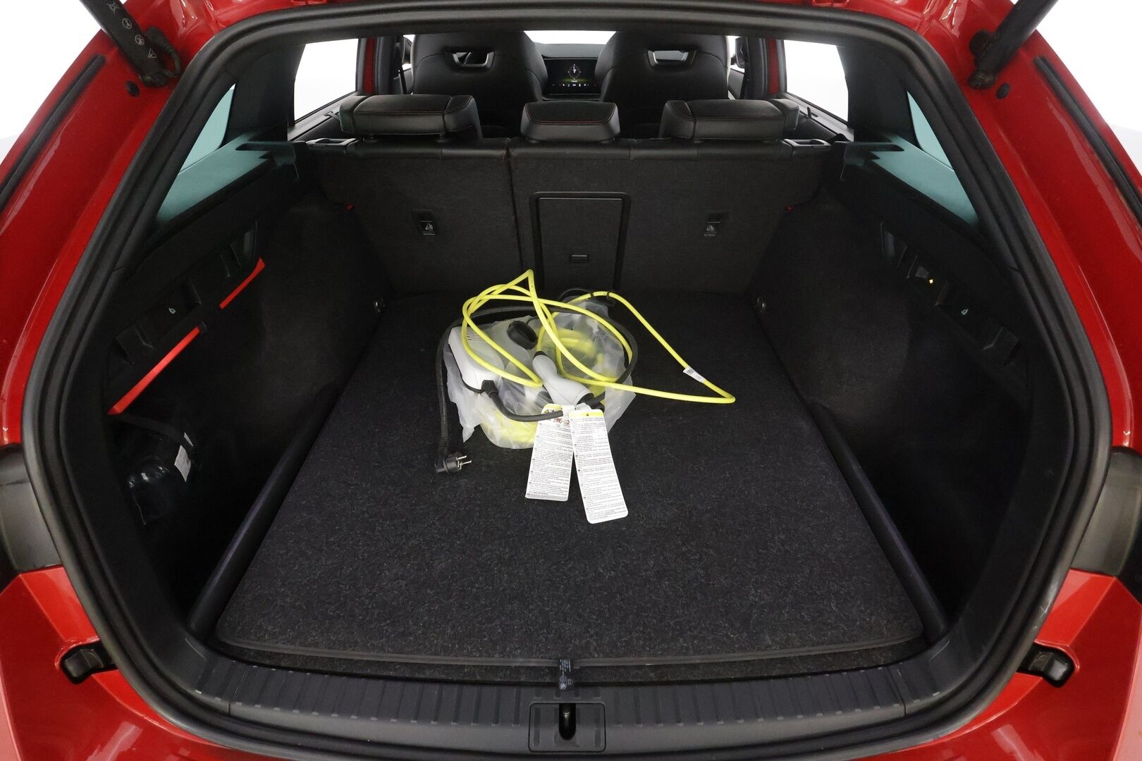 SKODA OCTAVIA RS 2024 Combi 1.4 TSI PHEV RS iV DSG * ACC / HUD / Webasto / Koukku / Panorama / Matrix-LED / Hierovat muistipenkit * - Canton / Sporttipenkit / Merkkihuollettu / Kahdet Renkaat / 2X Lataus 