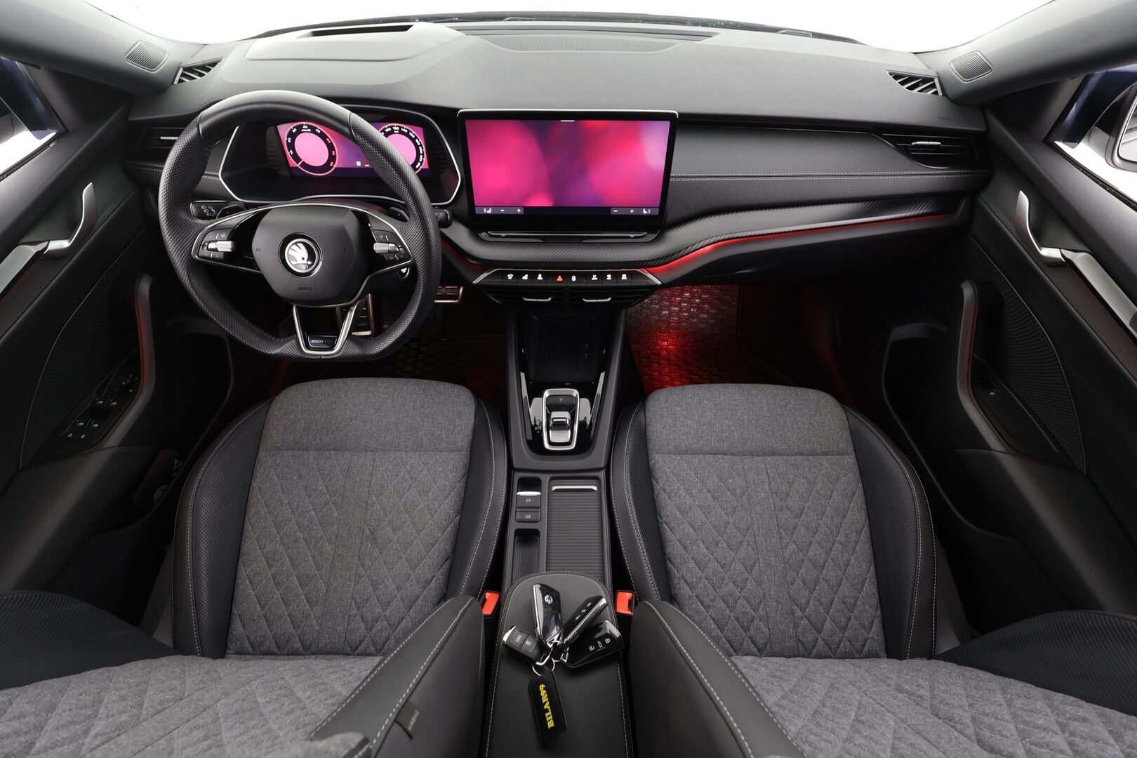 SKODA OCTAVIA 2025 2.0TDI 110kw Sportline DSG * Facelift / ACC / HUD / Webasto / Panorama / Muistipenkit / Matrix-LED / 360° / Canton / * - Merkkihuollettu / Kahdet Renkaat / Huippuvarusteet