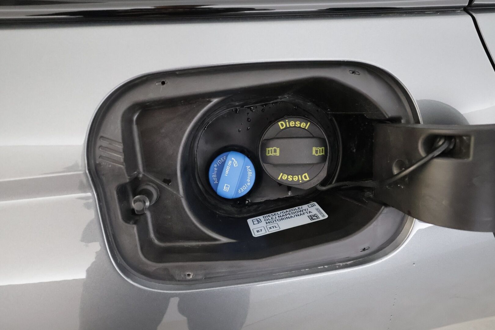 SKODA OCTAVIA 2025 2.0TDI 110kw Sportline DSG * Facelift / ACC / HUD / Webasto / Panorama / Muistipenkit / Matrix-LED / 360° / Canton / * - Merkkihuollettu / Kahdet Renkaat / Huippuvarusteet