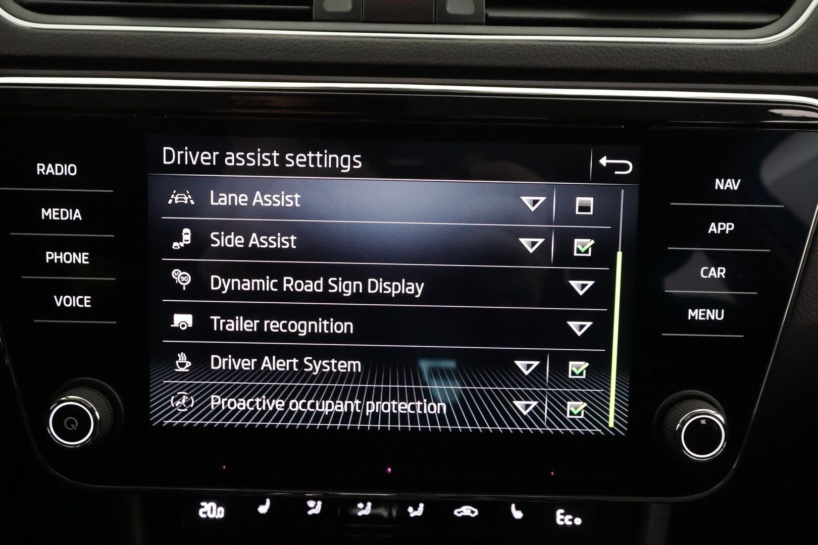 SKODA SUPERB 2024 1.4 TSi iV Style DSG * ACC / Skoda crystal light / Webasto / Koukku / Muistipenkki / Apple&Android * - Merkkihuollettu / Kahdet Renkaat / 2x Lataus