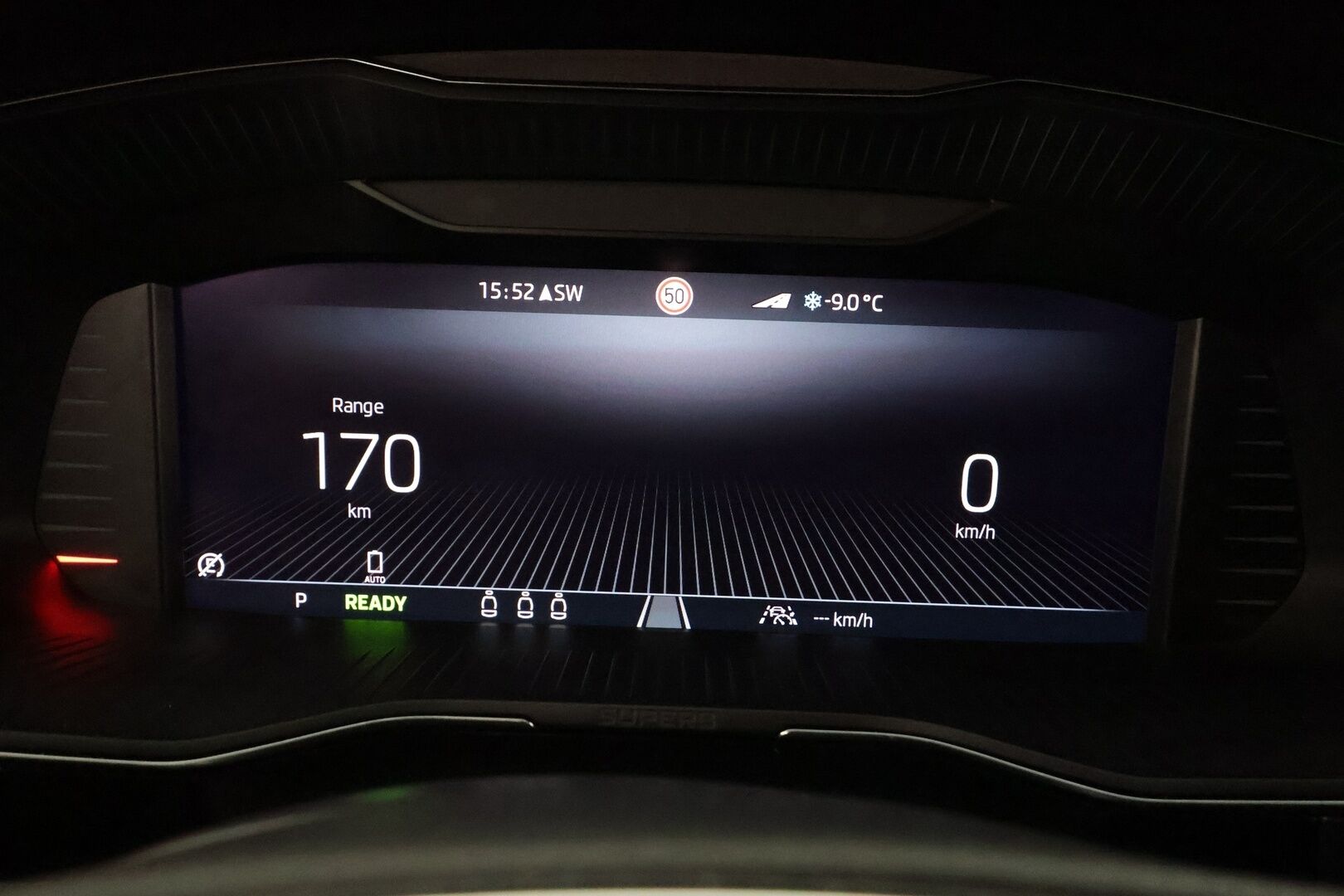 SKODA SUPERB 2024 1.4 TSi iV Style DSG * ACC / Skoda crystal light / Webasto / Koukku / Muistipenkki / Apple&Android * - Merkkihuollettu / Kahdet Renkaat / 2x Lataus