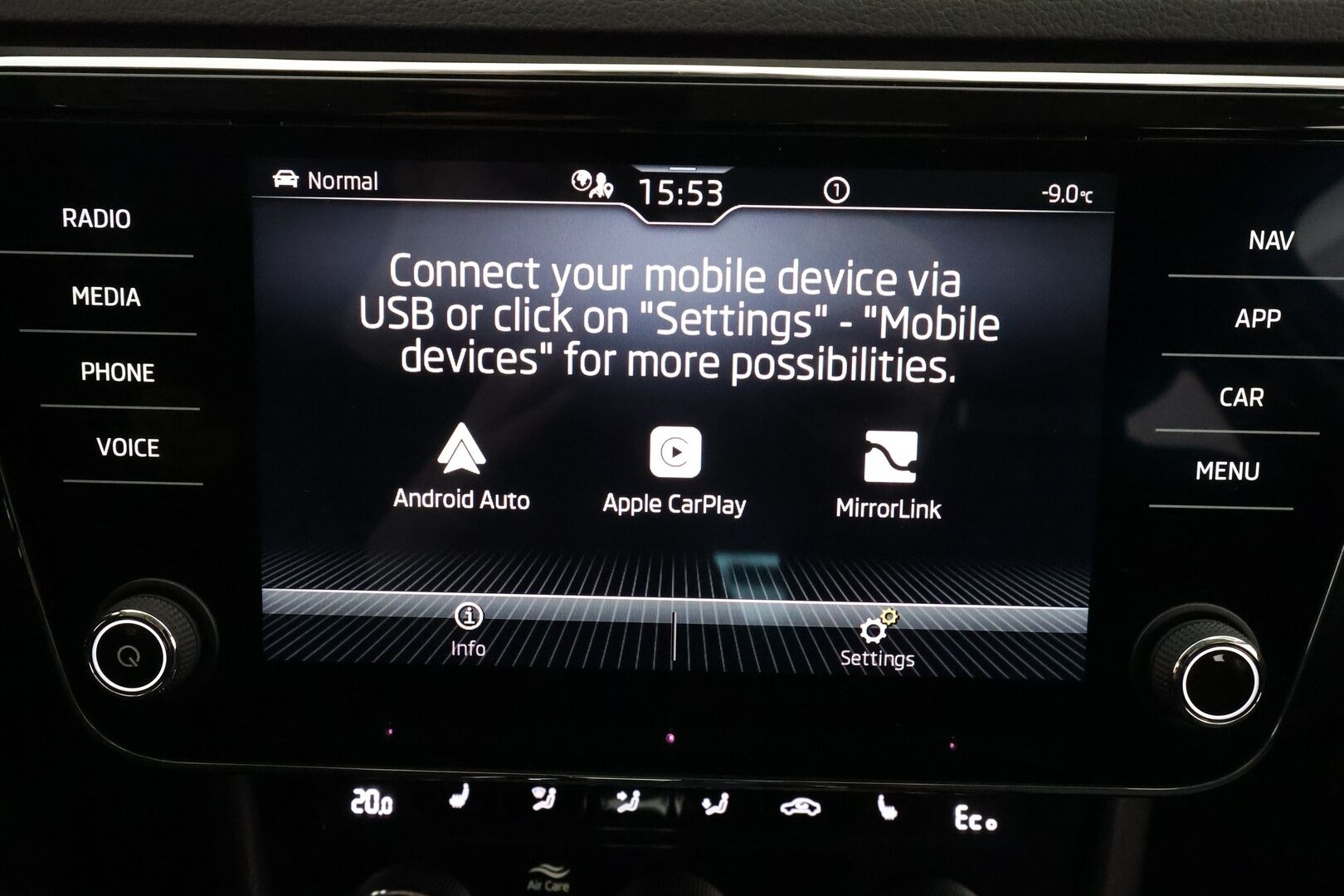 SKODA SUPERB 2024 1.4 TSi iV Style DSG * ACC / Skoda crystal light / Webasto / Koukku / Muistipenkki / Apple&Android * - Merkkihuollettu / Kahdet Renkaat / 2x Lataus