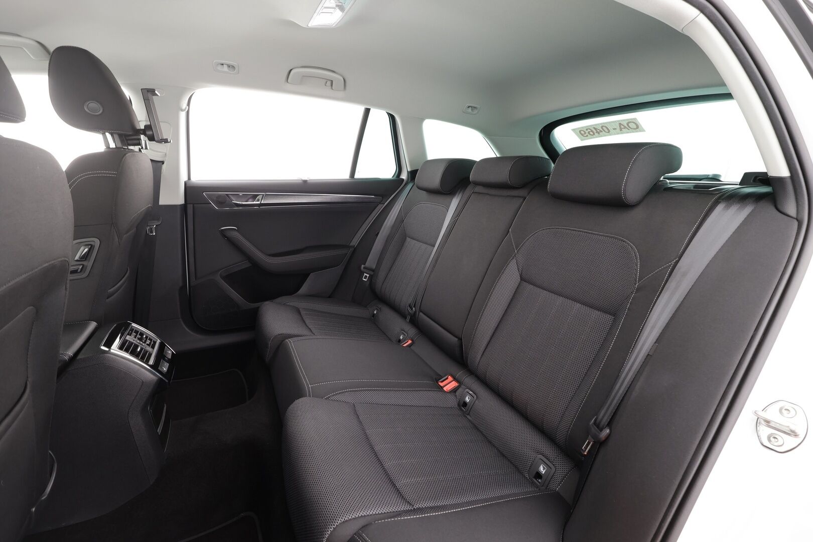 SKODA SUPERB 2024 1.4 TSi iV Style DSG * ACC / Skoda crystal light / Webasto / Koukku / Muistipenkki / Apple&Android * - Merkkihuollettu / Kahdet Renkaat / 2x Lataus