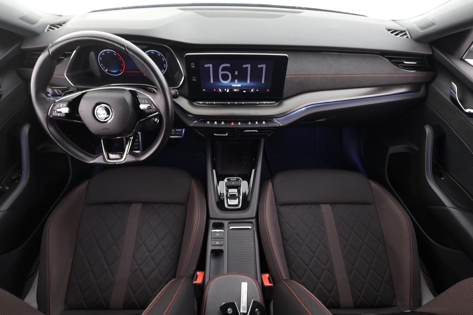 SKODA OCTAVIA 2023 Combi 2.0 TDI RS 4x4 147kW * ACC / Webasto / Koukku / P.kamera / Matrix-LED / Apple&Android * - Merkkihuollettu / Kahdet renkaat