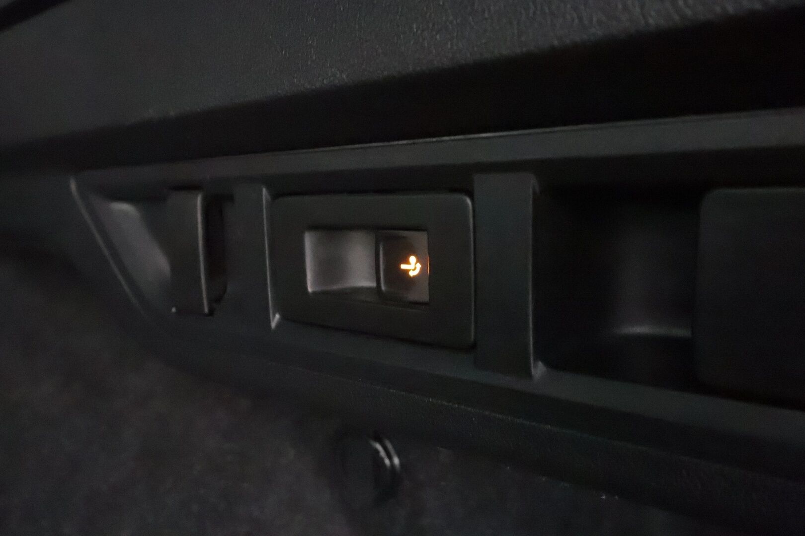 SKODA OCTAVIA 2023 Combi 2.0 TDI RS 4x4 147kW * ACC / Webasto / Koukku / P.kamera / Matrix-LED / Apple&Android * - Merkkihuollettu / Kahdet renkaat