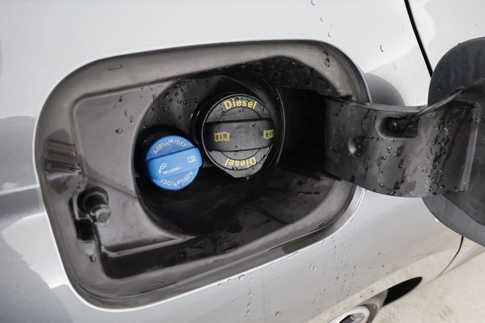 SKODA OCTAVIA 2023 Combi 2.0 TDI RS 4x4 147kW * ACC / Webasto / Koukku / P.kamera / Matrix-LED / Apple&Android * - Merkkihuollettu / Kahdet renkaat