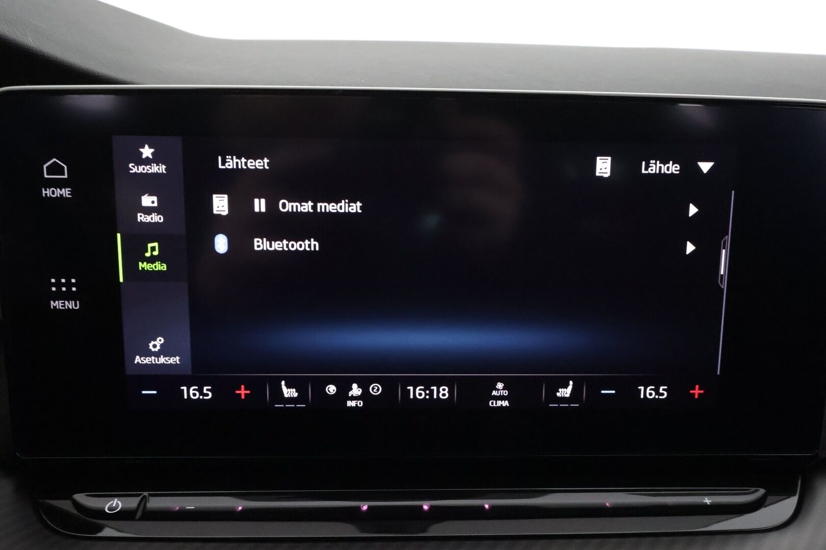 SKODA OCTAVIA 2023 Combi 2.0 TDI RS 4x4 147kW * ACC / Webasto / Koukku / P.kamera / Matrix-LED / Apple&Android * - Merkkihuollettu / Kahdet renkaat