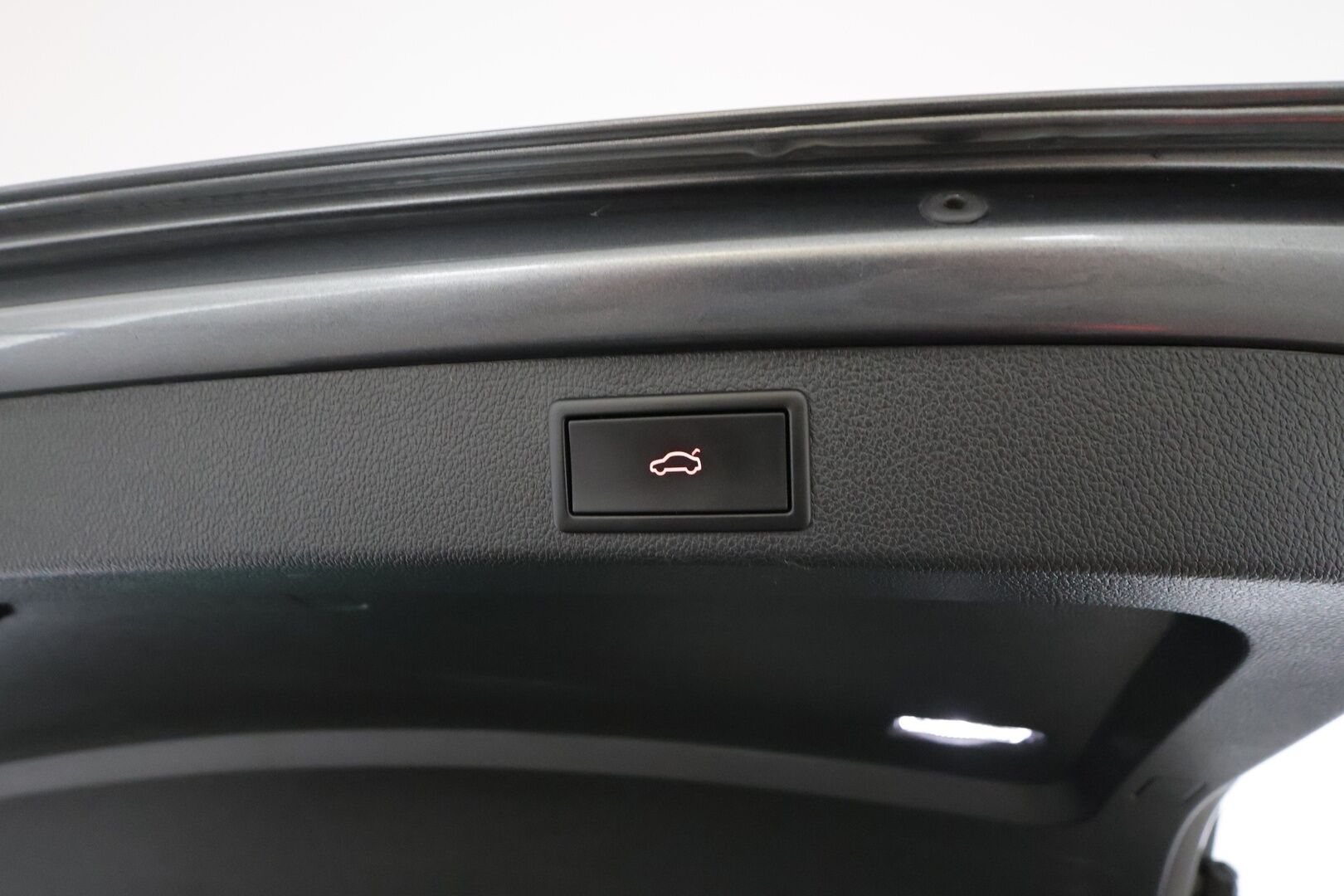 SKODA SUPERB 2023 1.4 TSi iV Style DSG * ACC / Matrix-LED / Webasto / Koukku / Muistipenkki / Apple&Android * - Merkkihuollettu / Akku kuntotarkastettu / 2x Lataus / Kahdet Renkaat