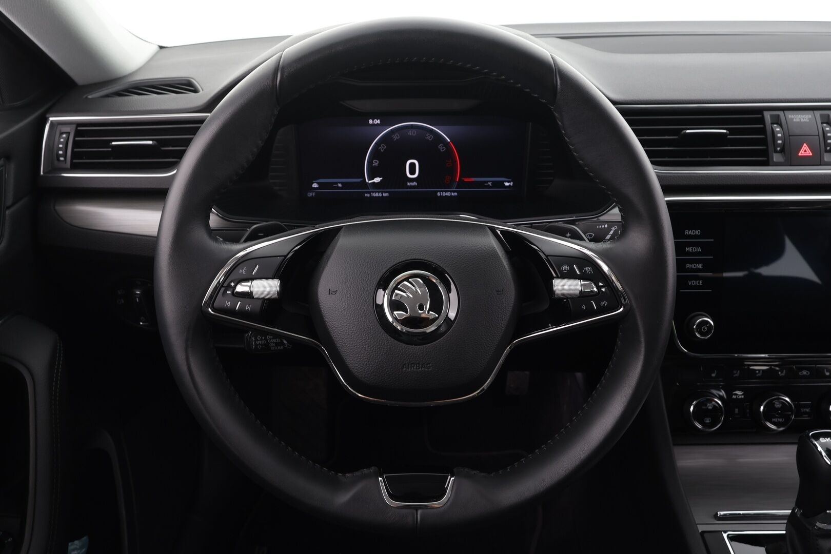 SKODA SUPERB 2023 1.4 TSi iV Style DSG * ACC / Matrix-LED / Webasto / Koukku / Muistipenkki / Apple&Android * - Merkkihuollettu / Akku kuntotarkastettu / 2x Lataus / Kahdet Renkaat