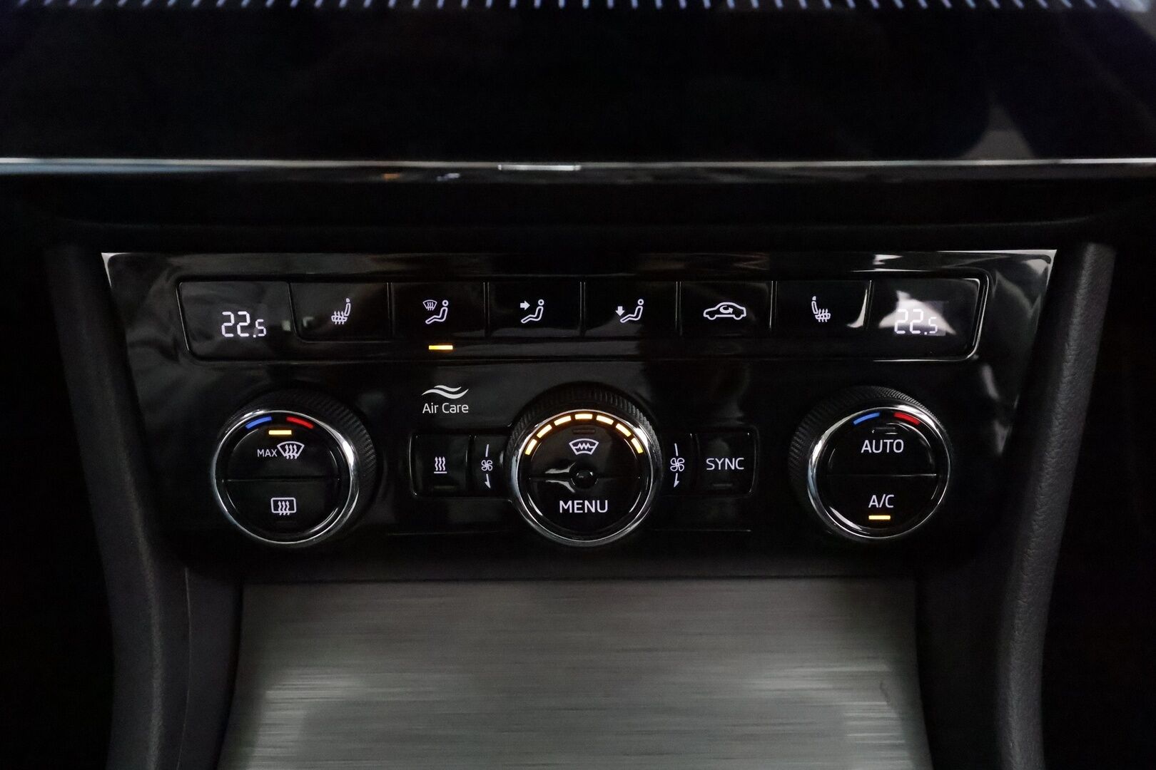 SKODA SUPERB 2023 1.4 TSi iV Style DSG * ACC / Matrix-LED / Webasto / Koukku / Muistipenkki / Apple&Android * - Merkkihuollettu / Akku kuntotarkastettu / 2x Lataus / Kahdet Renkaat