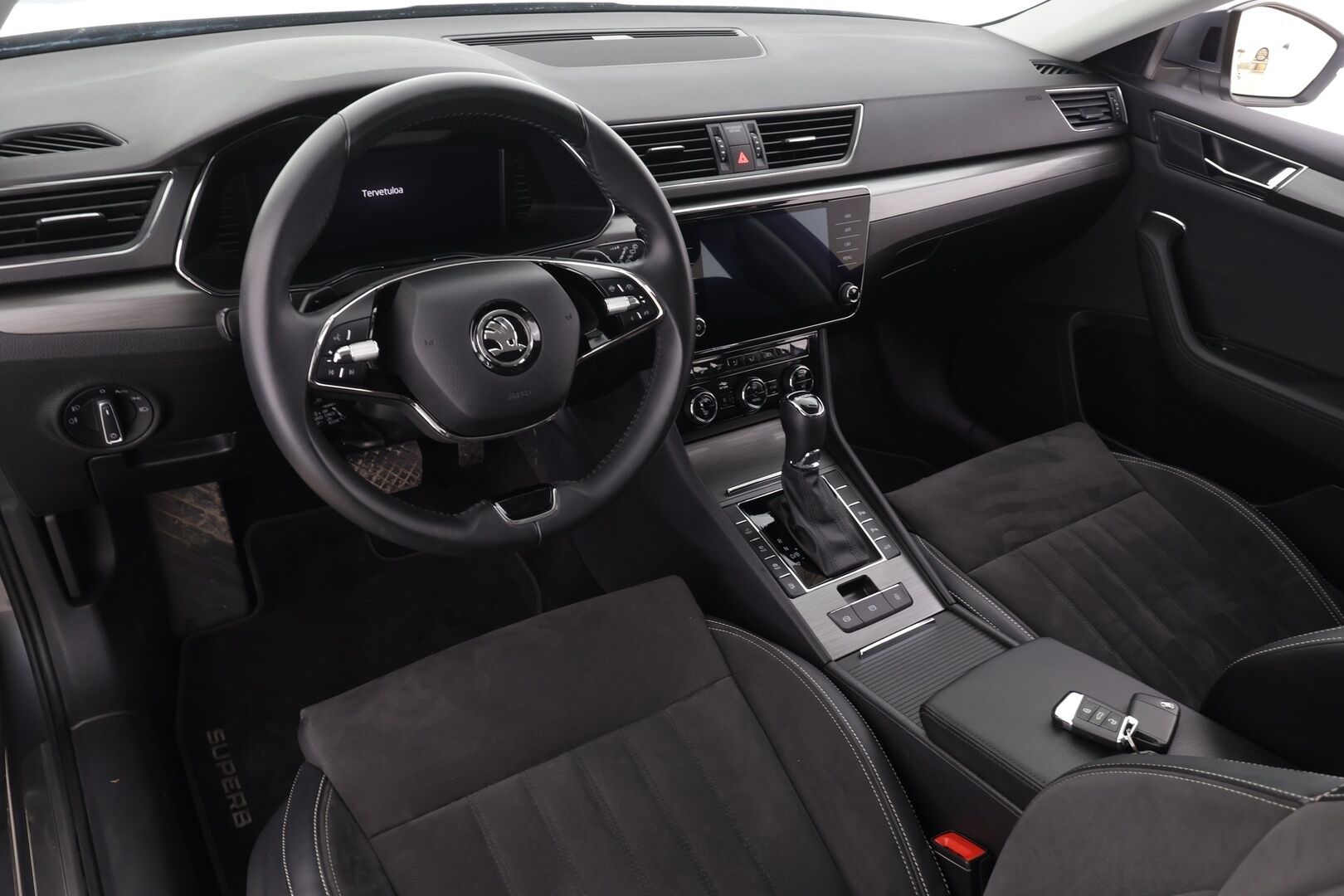 SKODA SUPERB 2023 1.4 TSi iV Style DSG * ACC / Matrix-LED / Webasto / Koukku / Muistipenkki / Apple&Android * - Merkkihuollettu / Akku kuntotarkastettu / 2x Lataus / Kahdet Renkaat