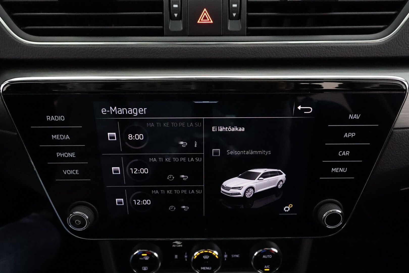 SKODA SUPERB 2023 1.4 TSi iV Style DSG * ACC / Matrix-LED / Webasto / Koukku / Muistipenkki / Apple&Android * - Merkkihuollettu / Akku kuntotarkastettu / 2x Lataus / Kahdet Renkaat