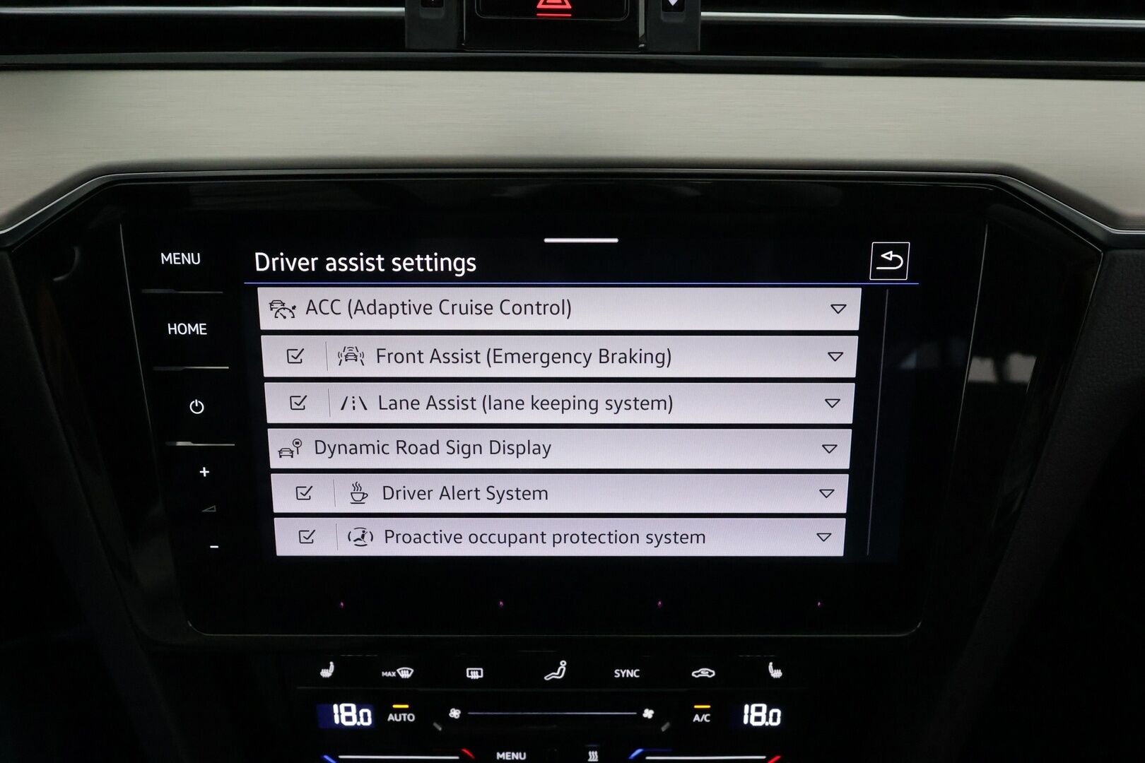 VOLKSWAGEN PASSAT 2023 Variant Business 2.0 TDi 150 DSG * ACC / Webasto / LED / P.Kamera / Apple&Android * - Merkkihuollettu / Kahdet Renkaat